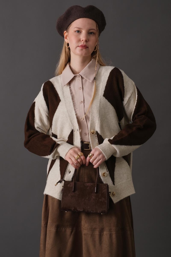 Argyle Pattern Cardigan Stone - 6
