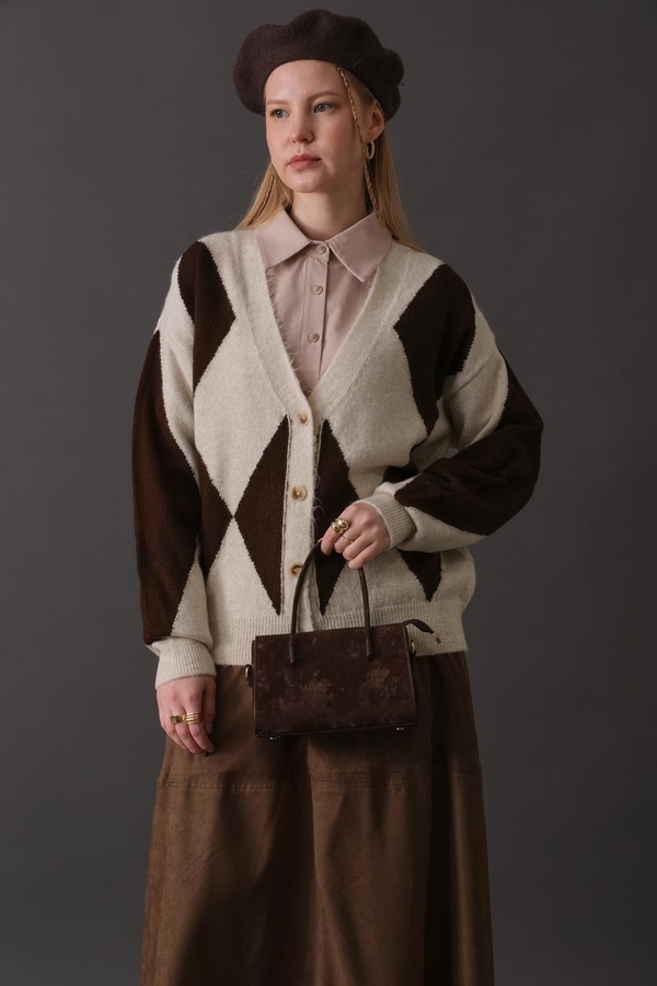 Argyle Pattern Cardigan Stone - 11