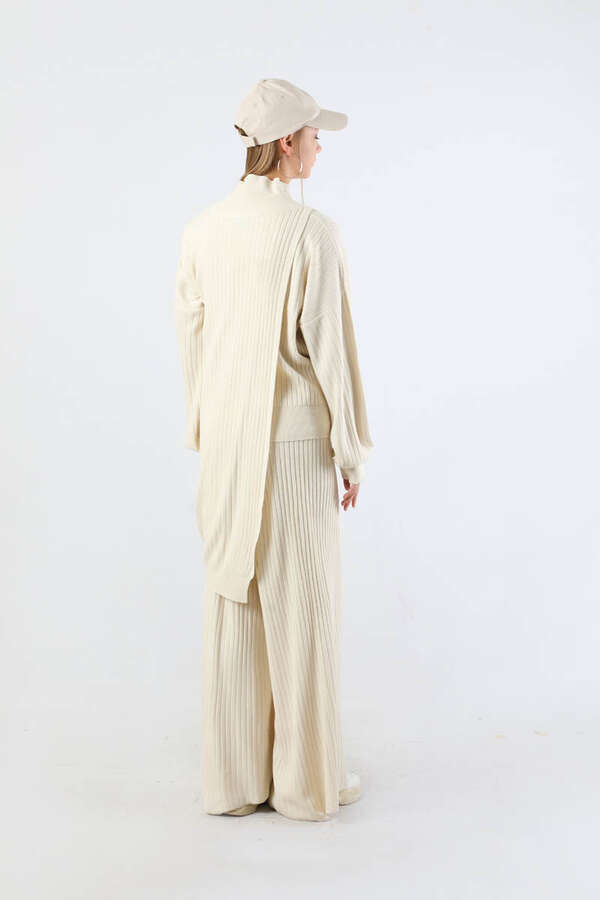 Asimetrik Triko Takım Krem - 6