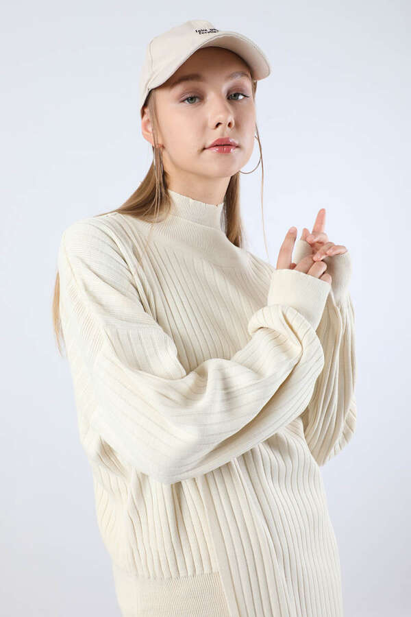 Asimetrik Triko Takım Krem - 2