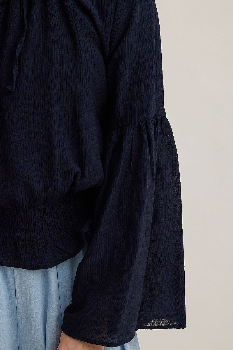 Beli Gipe Detaylı Bluz Lacivert - 3