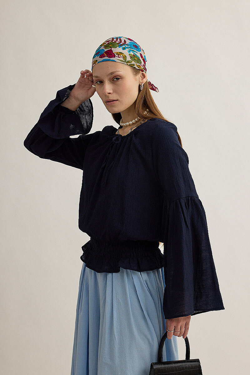 Beli Gipe Detaylı Bluz Lacivert - 6