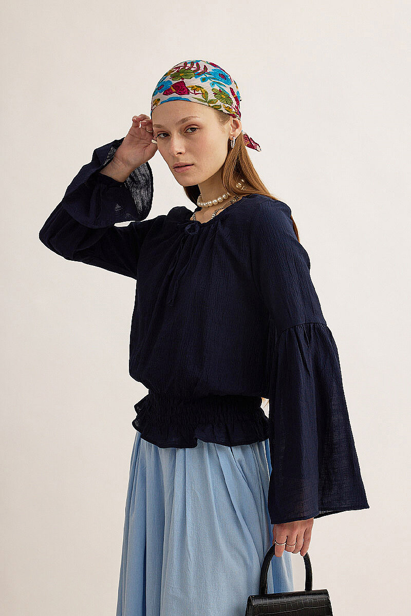 Beli Gipe Detaylı Bluz Lacivert - 6