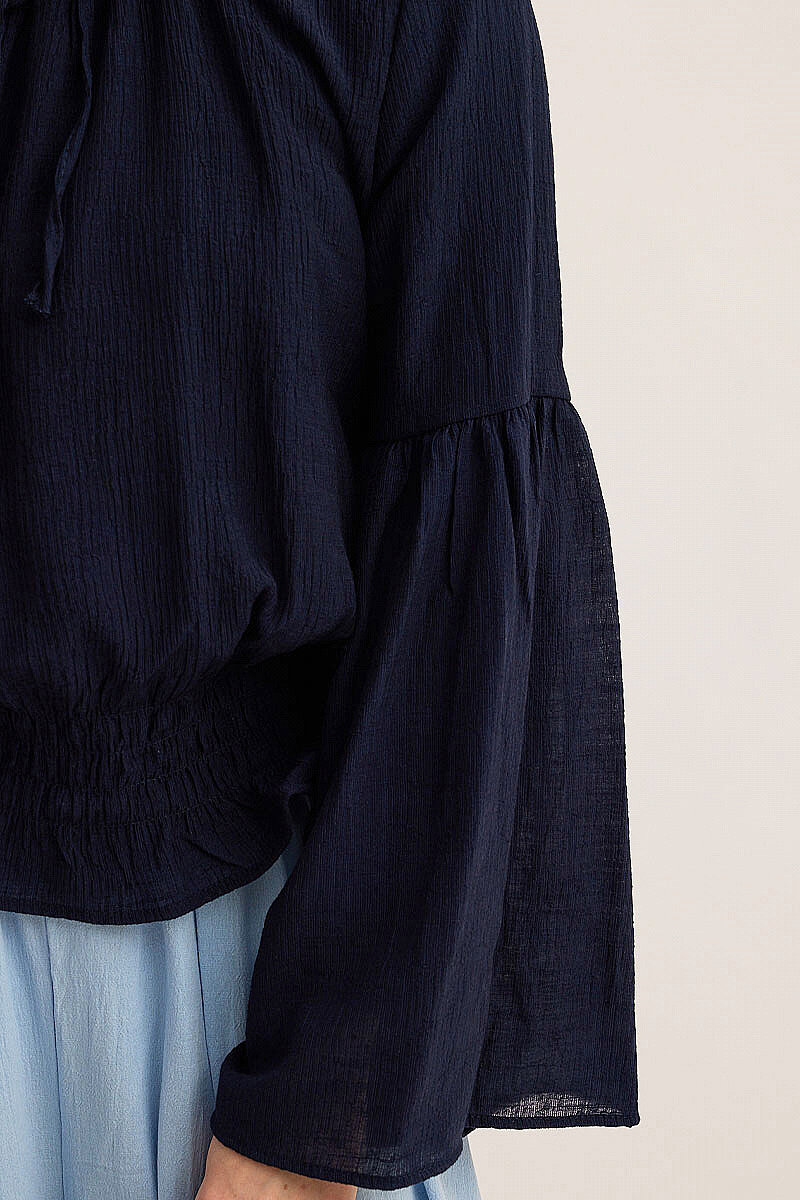 Beli Gipe Detaylı Bluz Lacivert - 3