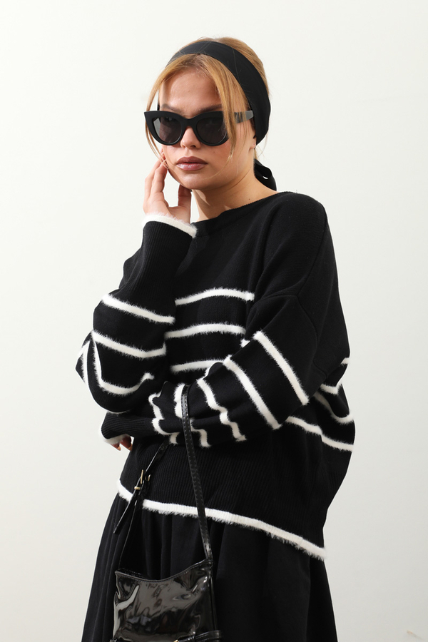 Biyeli Kısa Kazak Siyah - 5