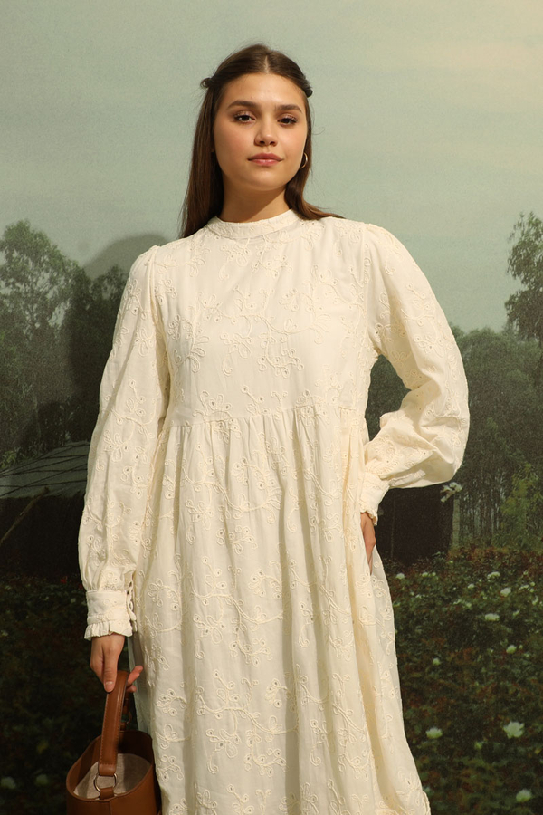 Büzgülü Brode Elbise Krem - 8