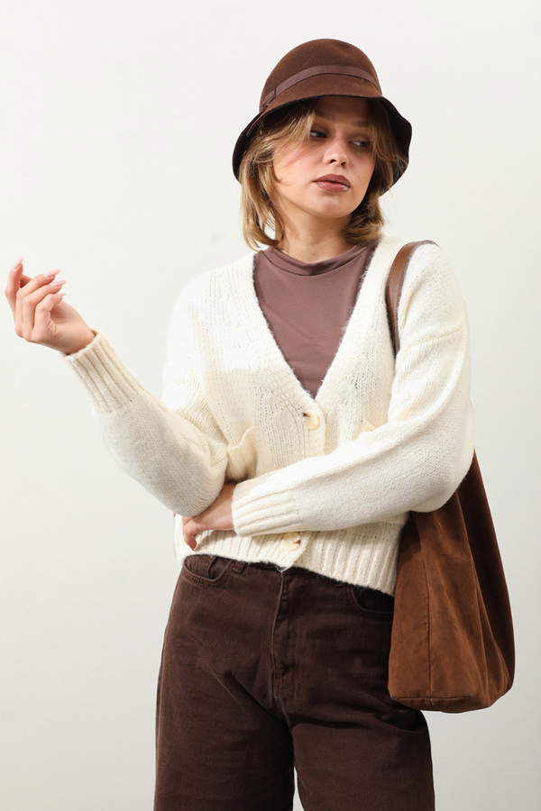 Cepli Düğmeli Hırka Krem - 4