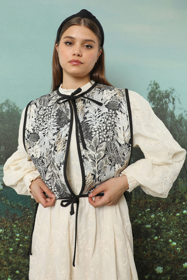 Çiçek Baskılı Yelek Siyah - 1