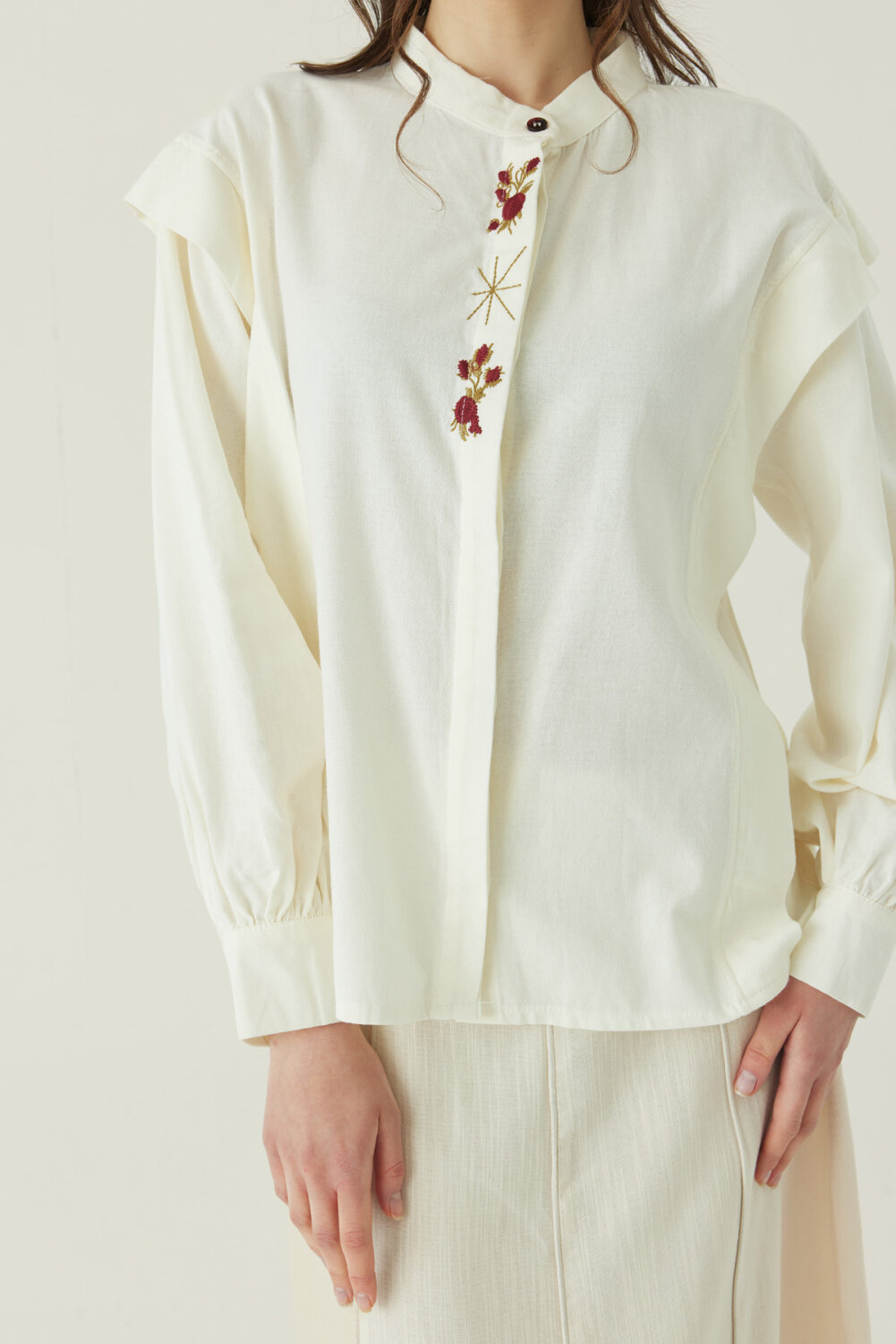 Çiçek Nakışlı Keten Gömlek Beyaz - 5