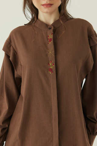 Çiçek Nakışlı Keten Gömlek Kahverengi - 3