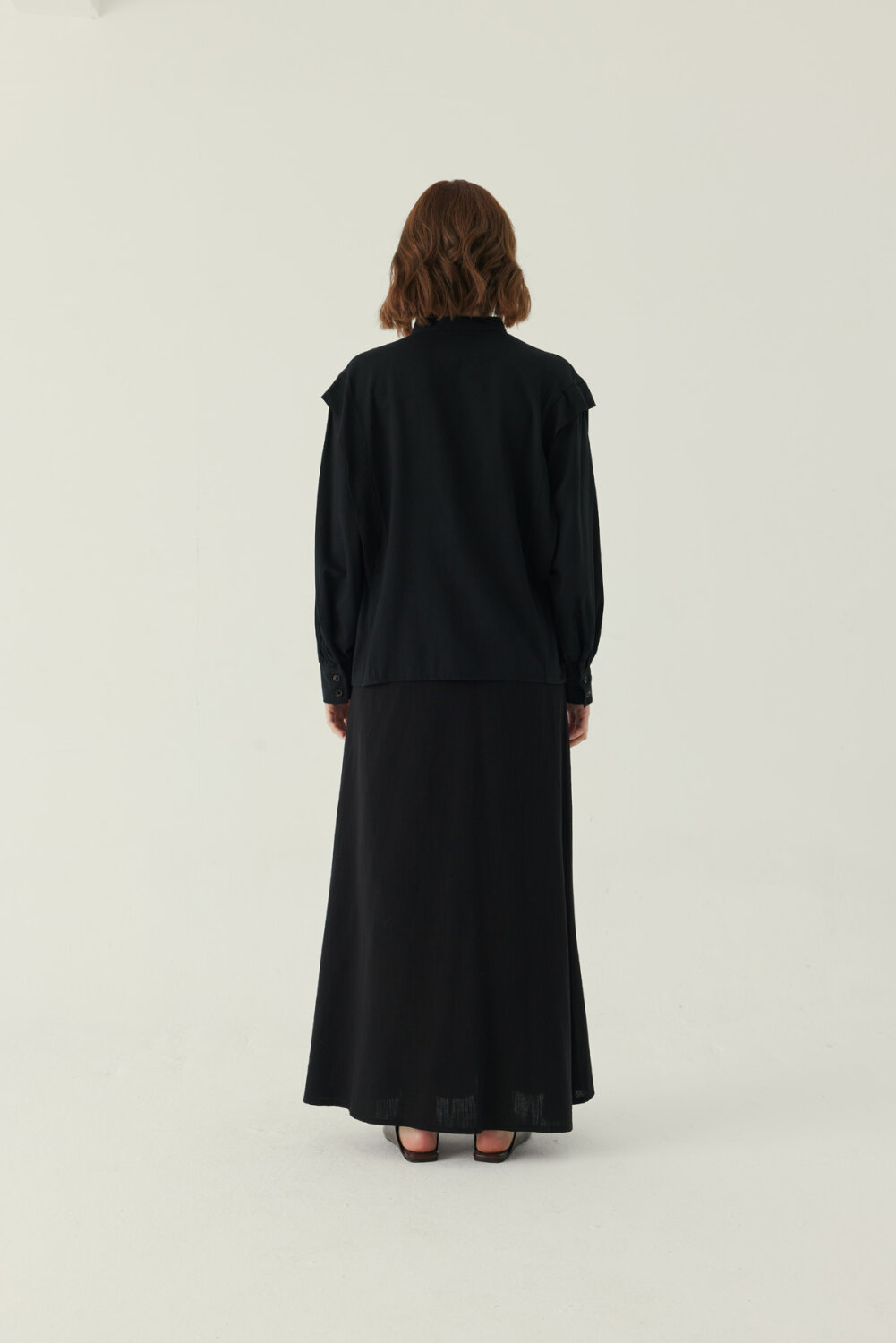 Çiçek Nakışlı Keten Gömlek Siyah - 4