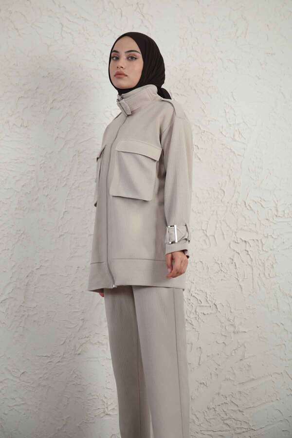 Buckled Collar Double Suit Beige - 3