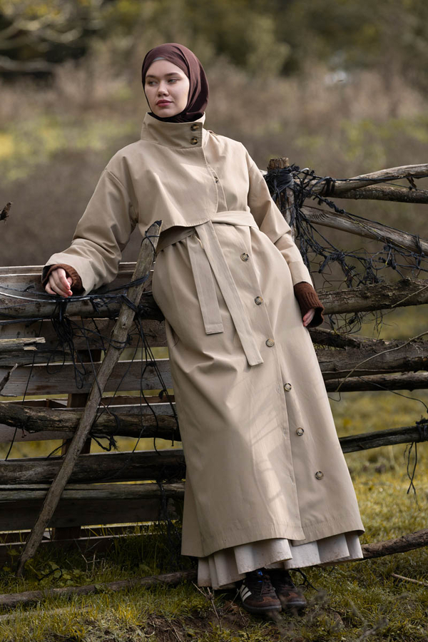 Cotton High Collar Buttoned Trenchcoat Beige