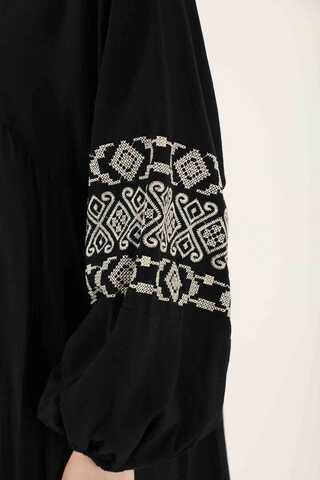 Cuff Embroidered Dress Black - 4