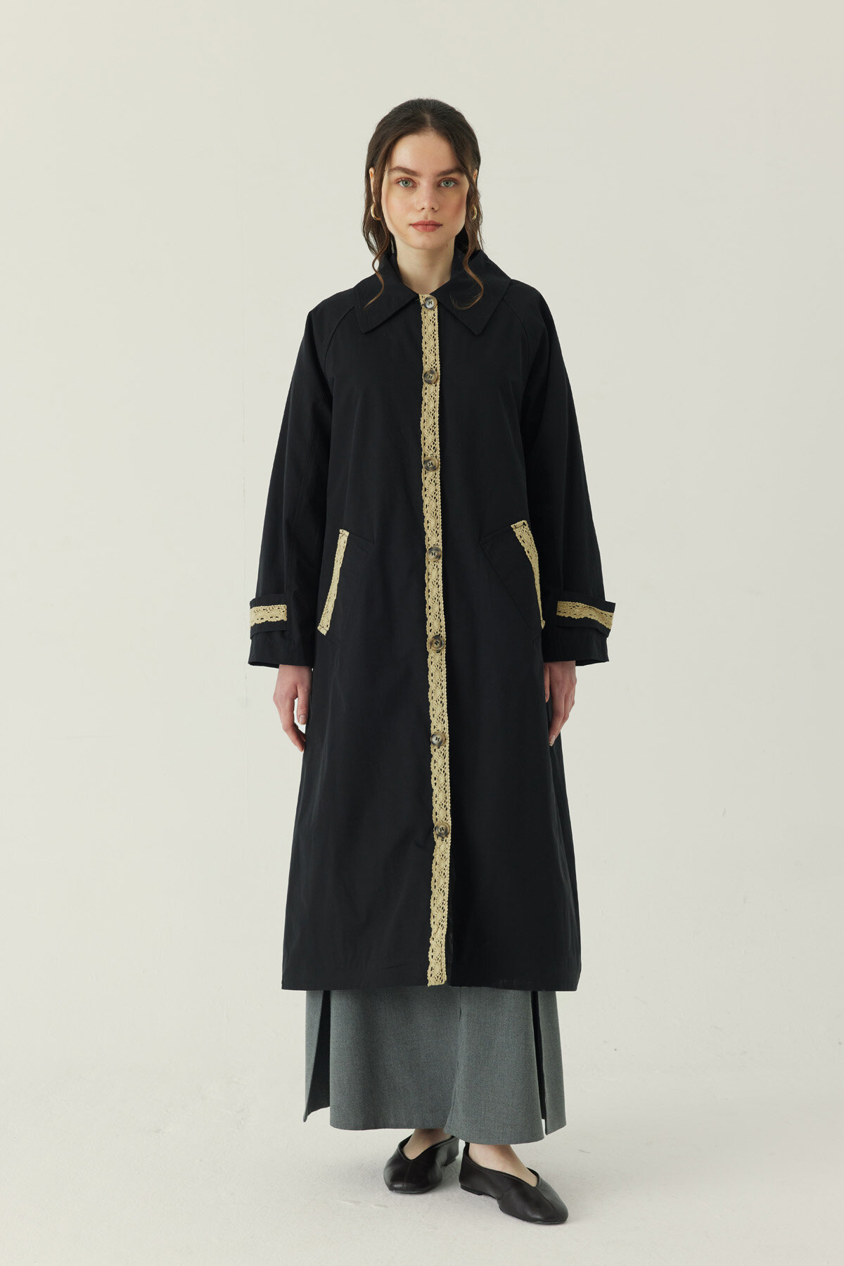Dantel Detaylı Uzun Trençkot Siyah