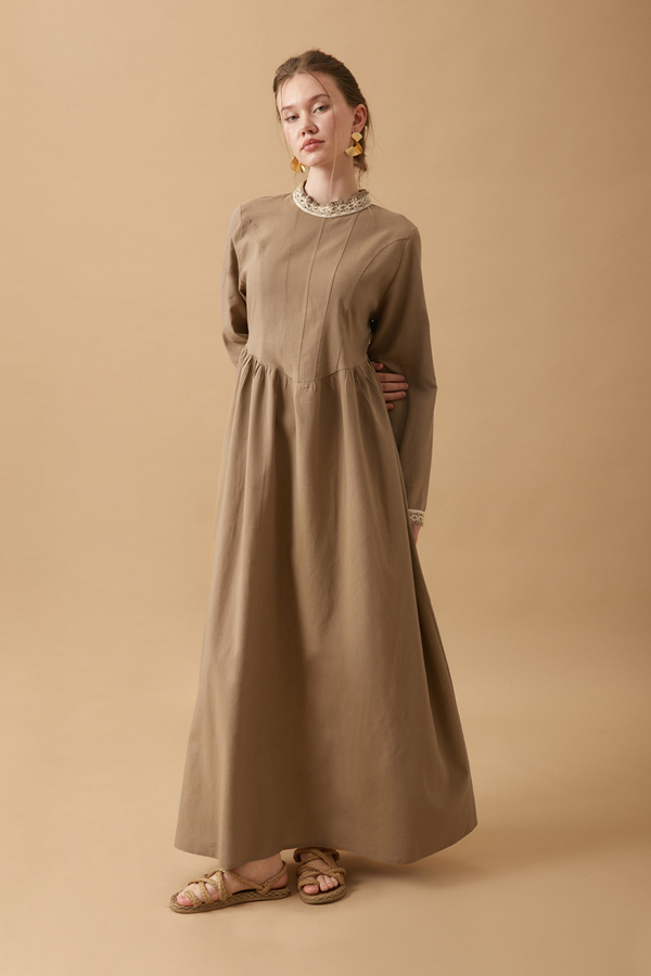 Dantel Şeritli Keten Elbise Camel - 13