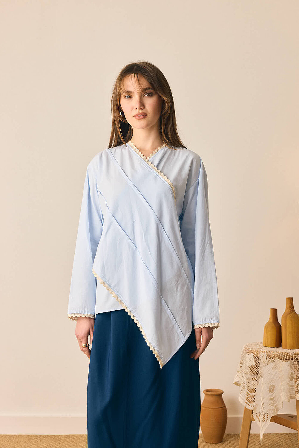 Dantelli Asimetrik Gömlek Bebe Mavisi 