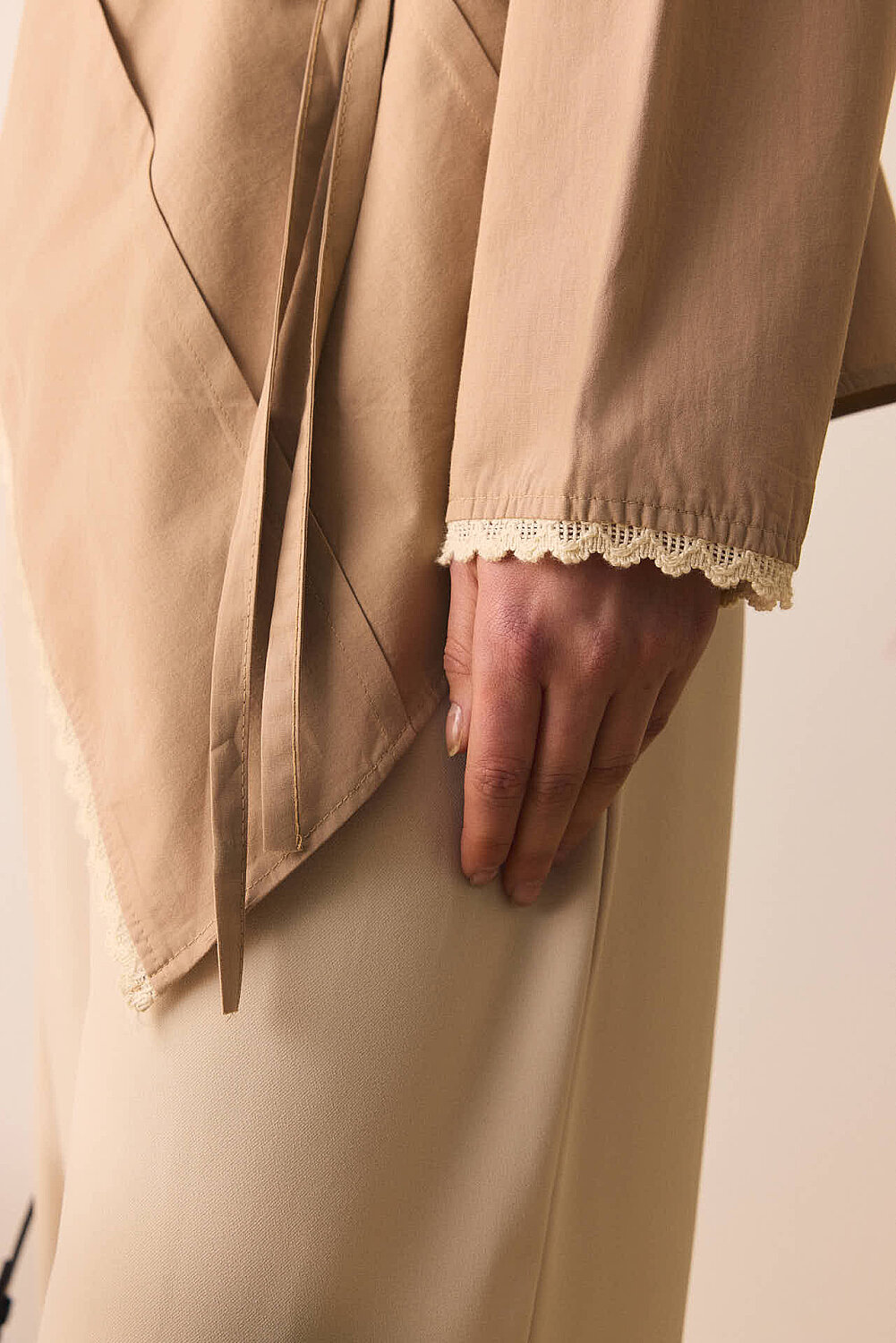 Dantelli Asimetrik Gömlek Bej - 4