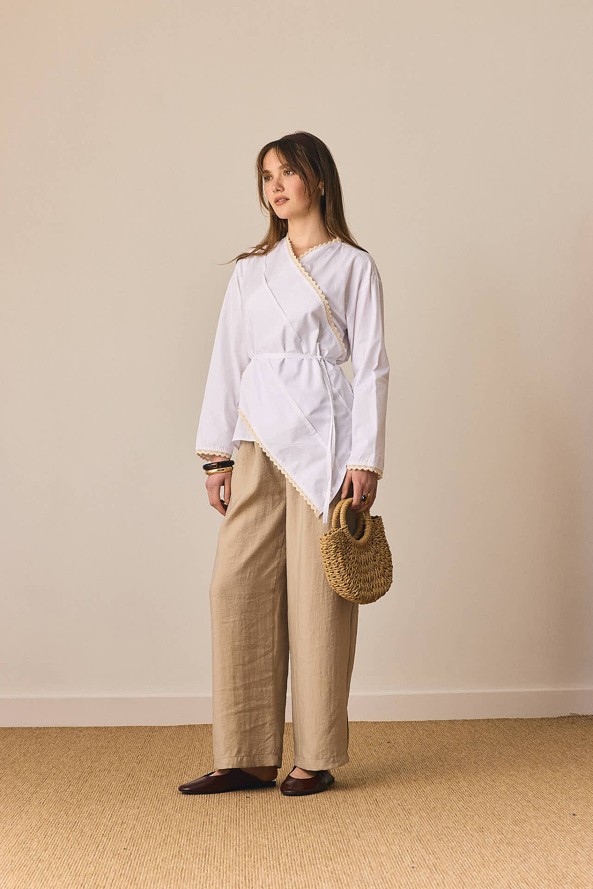 Dantelli Asimetrik Gömlek Beyaz