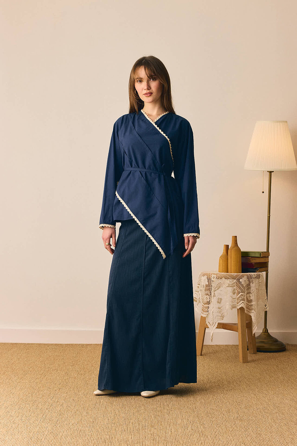 Dantelli Asimetrik Gömlek Lacivert