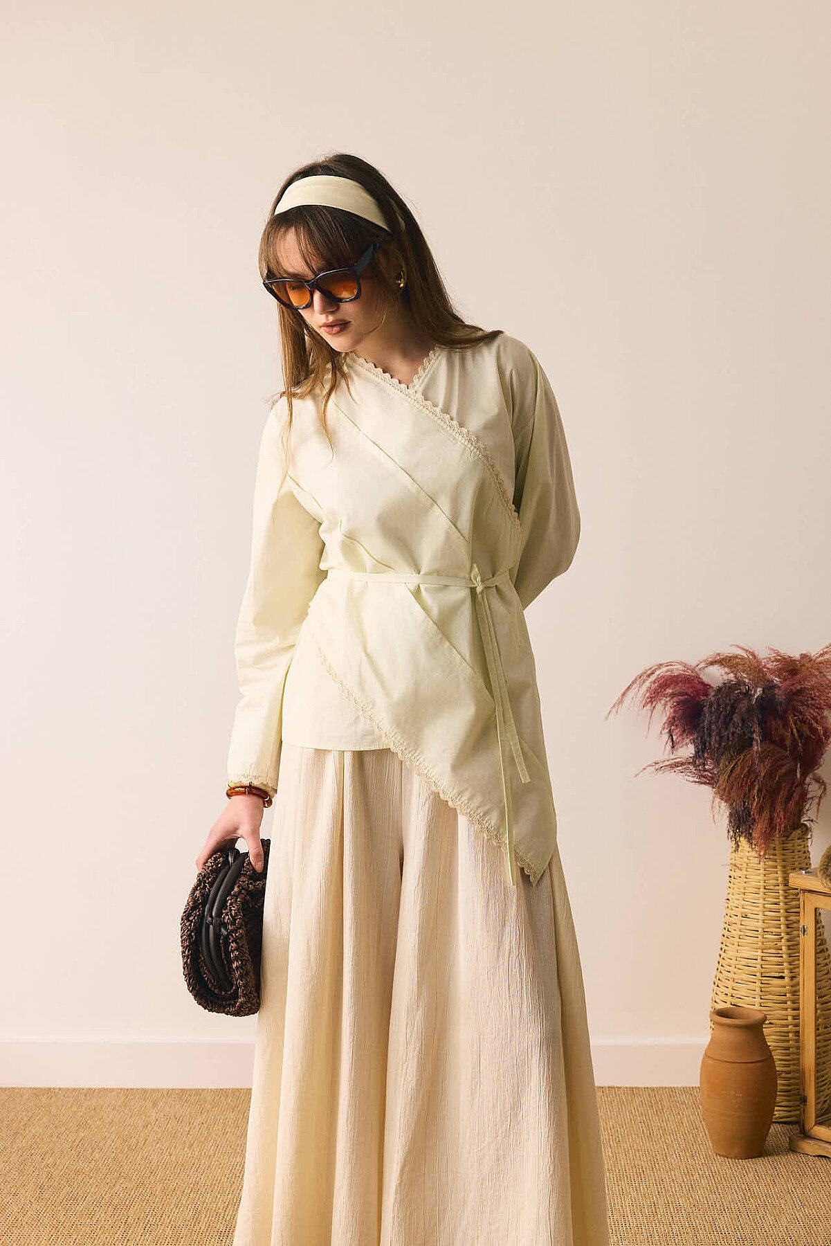 Dantelli Asimetrik Gömlek Tereyağı Sarısı