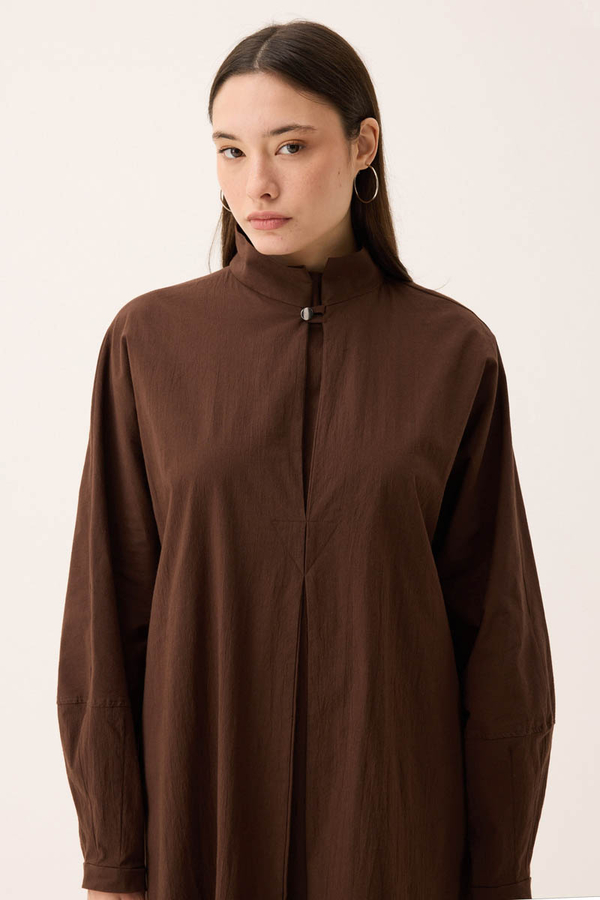 Dik Yaka Düğmeli Elbise Kahverengi - 2