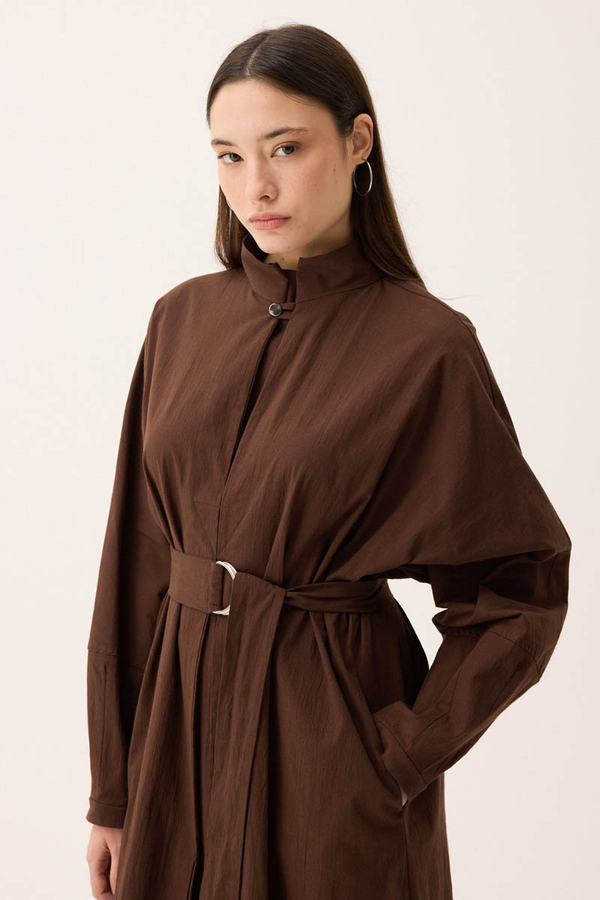 Dik Yaka Düğmeli Elbise Kahverengi - 1