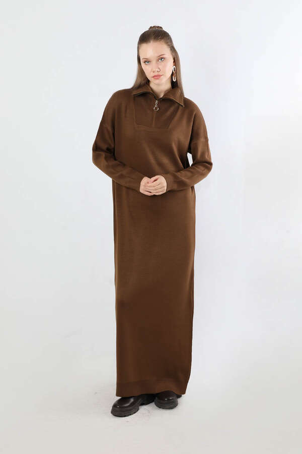 Dik Yaka Fermuarlı Triko Elbise Kahve 