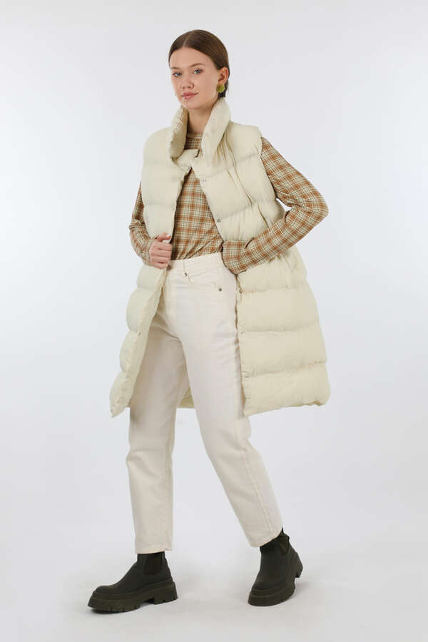 Dik Yaka Şişme Yelek Ekru 