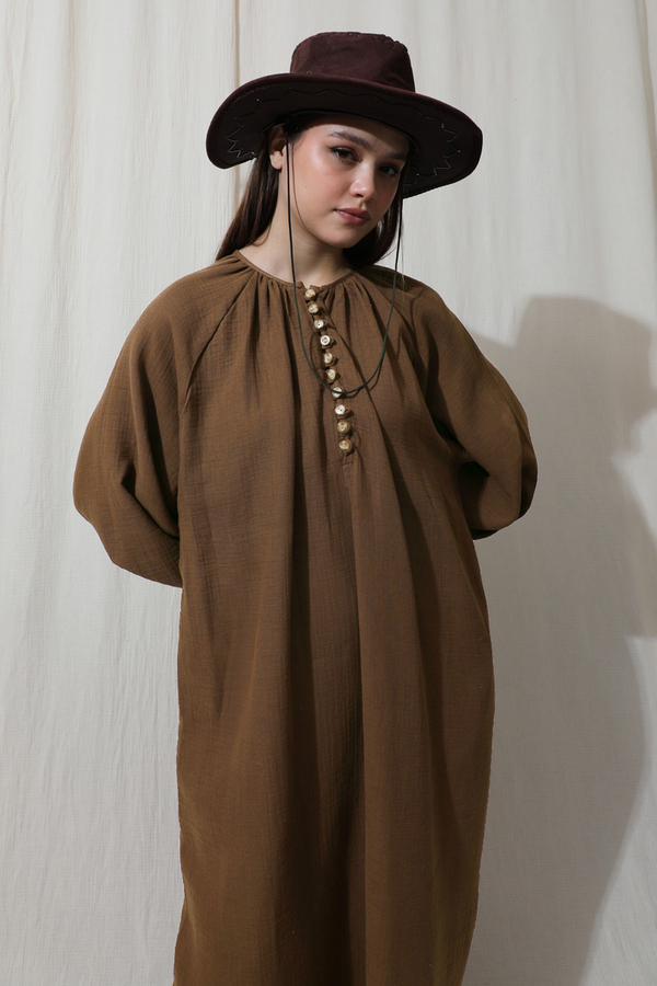 Düğme Yaka Müslin Elbise Kahverengi - 1