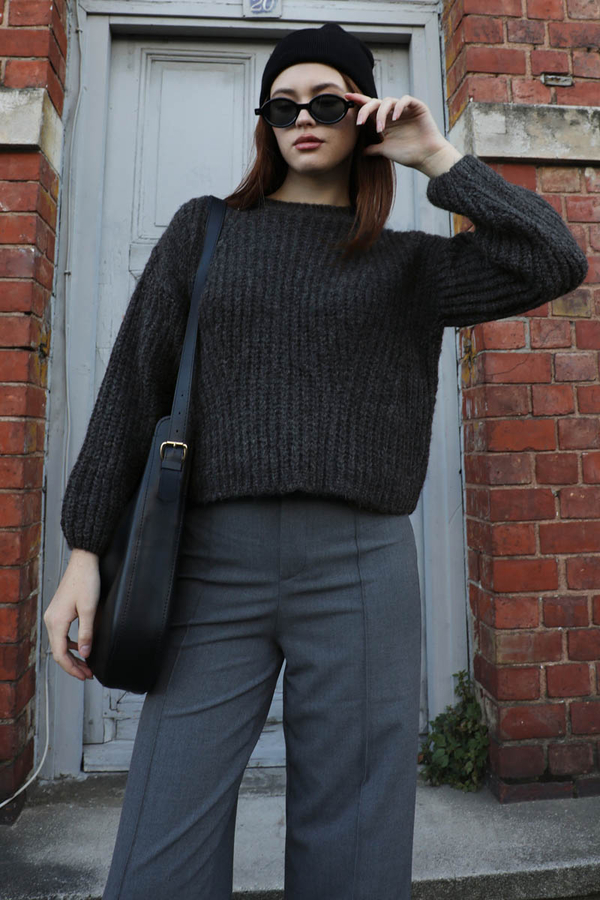 Düşük Omuzlu Kısa Kazak Siyah - 3