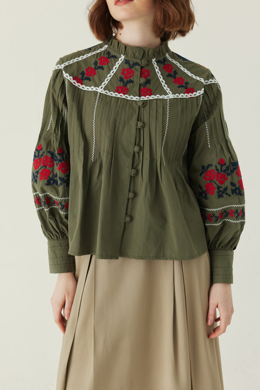 Fırfır Yaka Nakışlı Gömlek Haki - 2