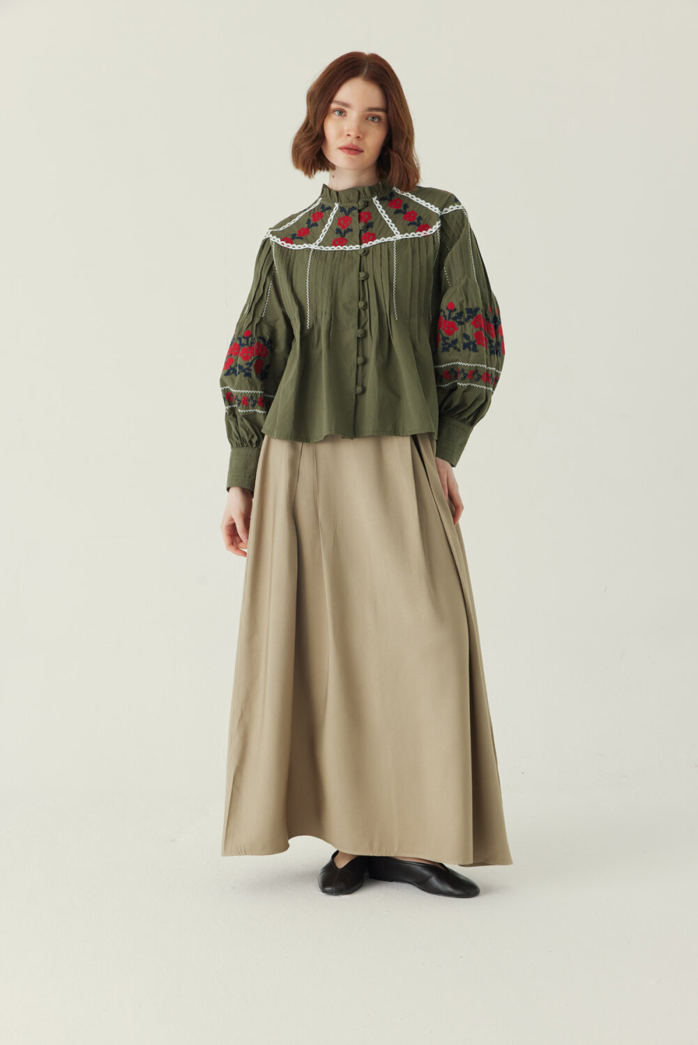 Fırfır Yaka Nakışlı Gömlek Haki 