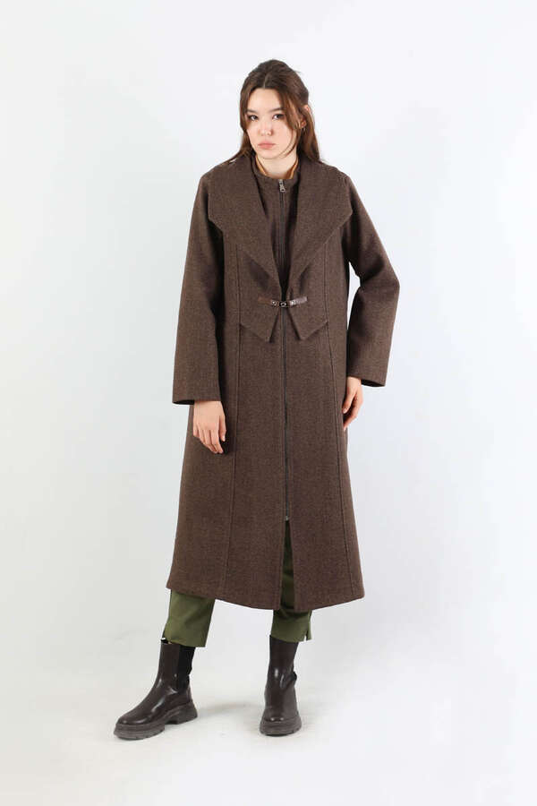 Geniş Yaka Önden Tokalı Kaban Kahverengi - 3