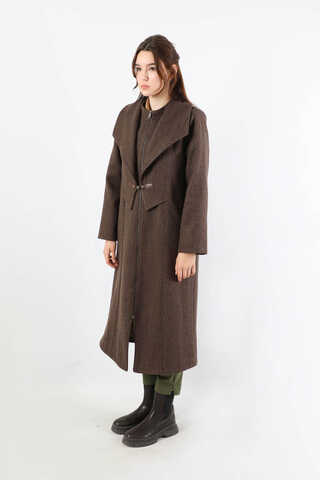 Geniş Yaka Önden Tokalı Kaban Kahverengi - 5