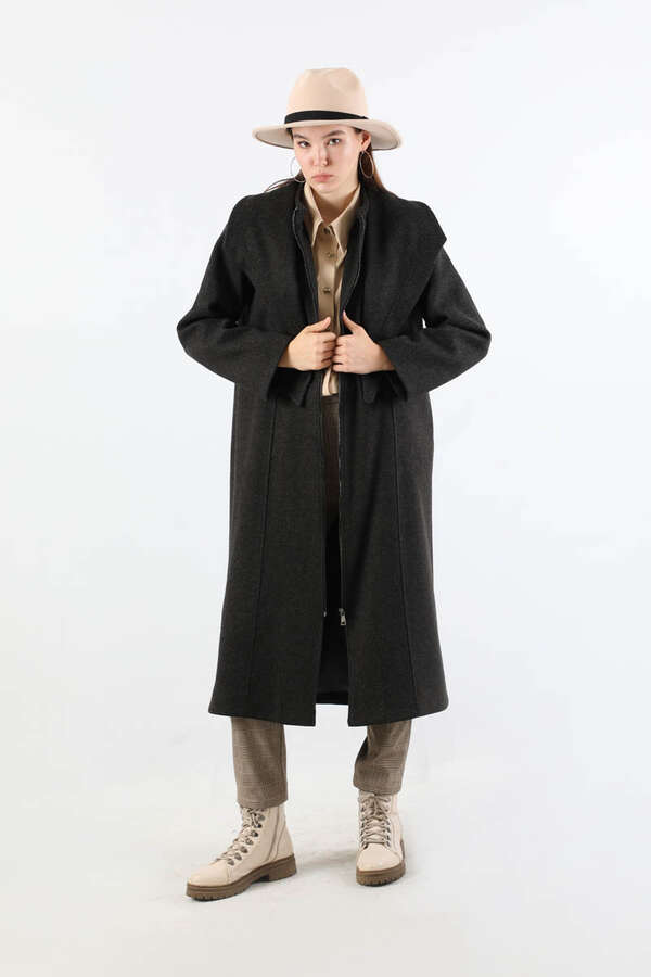 Geniş Yaka Önden Tokalı Kaban Siyah - 1