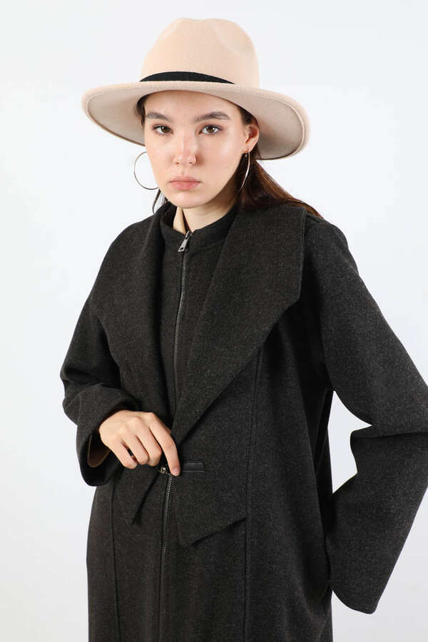 Geniş Yaka Önden Tokalı Kaban Siyah - 2