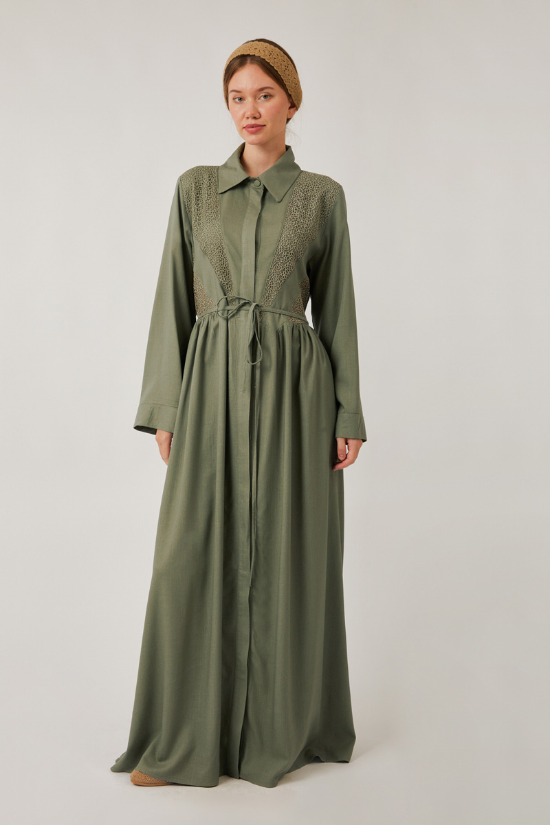 Gizli Düğmeli Dantelli Elbise Haki