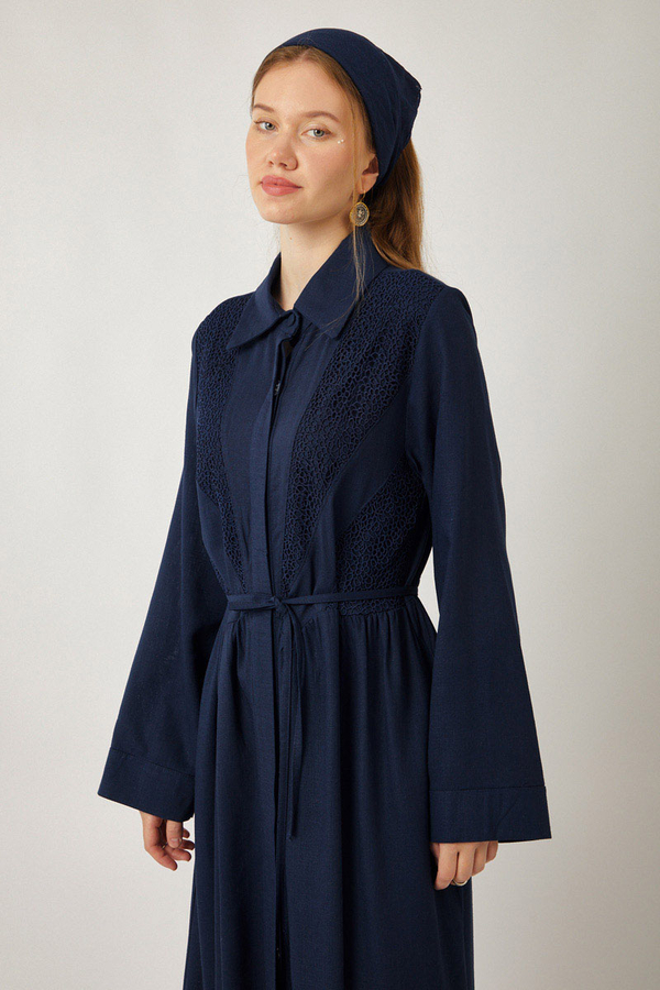 Gizli Düğmeli Dantelli Elbise Lacivert - 2