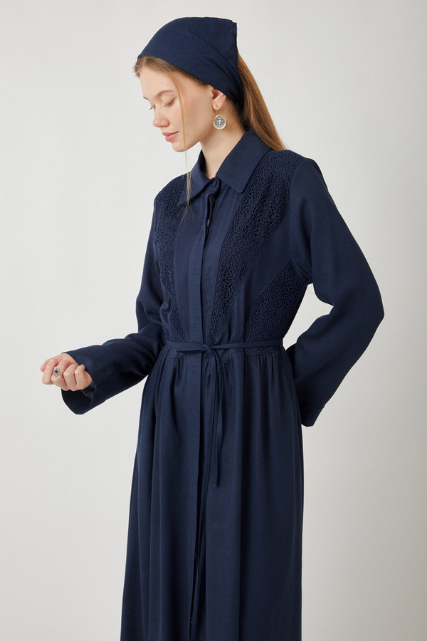 Gizli Düğmeli Dantelli Elbise Lacivert - 8