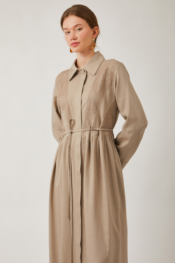 Gizli Düğmeli Dantelli Elbise Taş 