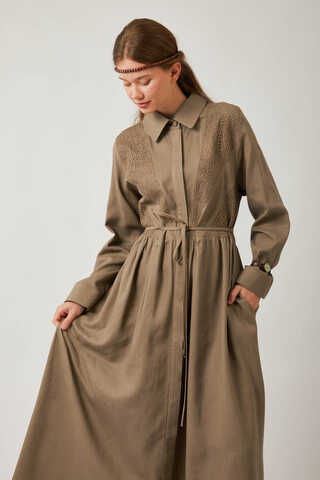 Gizli Düğmeli Dantelli Elbise Vizon - 1