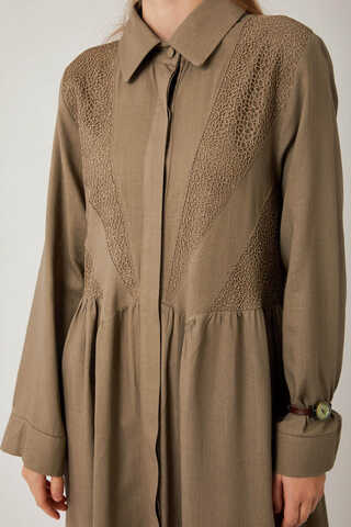 Gizli Düğmeli Dantelli Elbise Vizon - 6