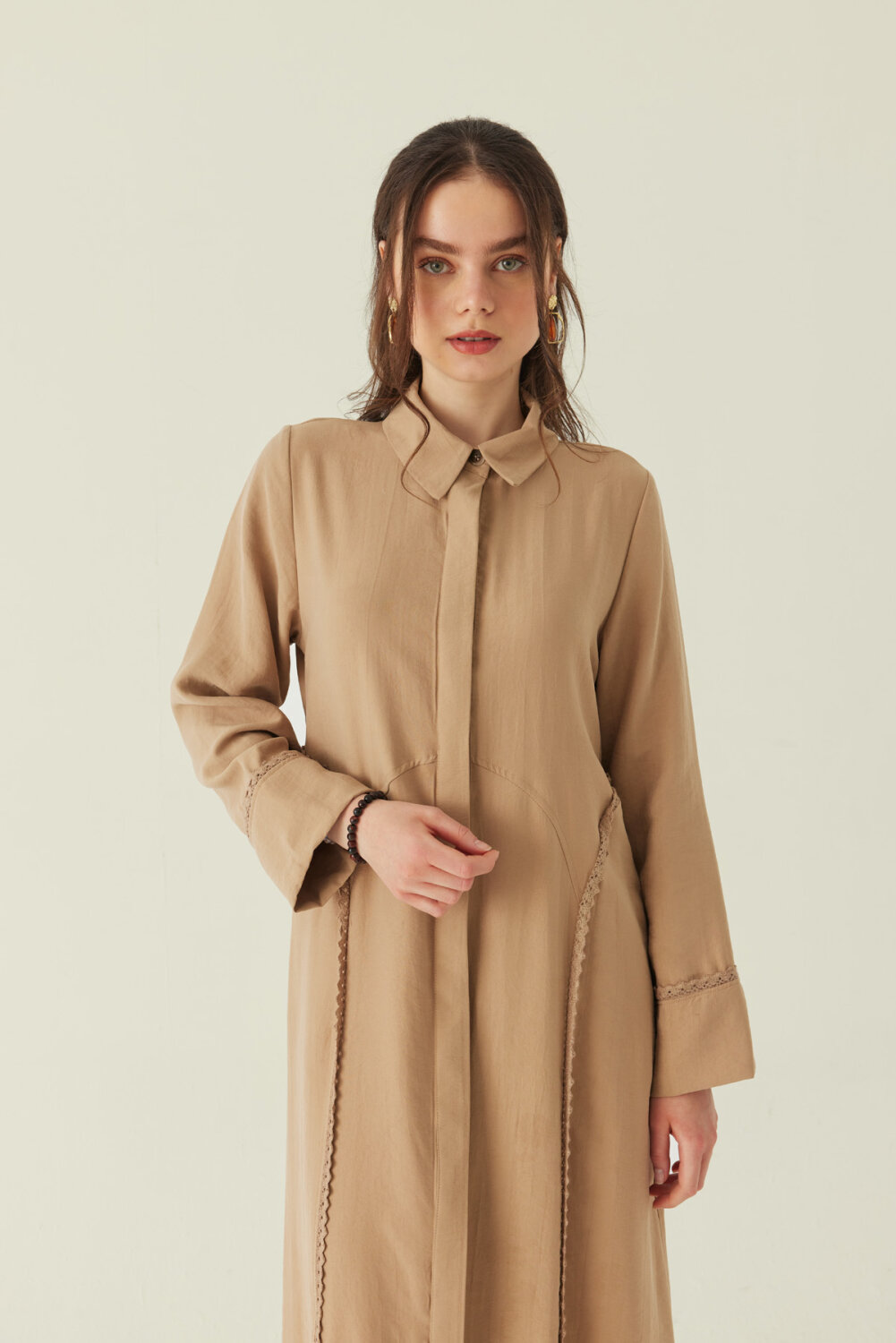 Gömlek Yaka Dantelli Elbise Bej - 2