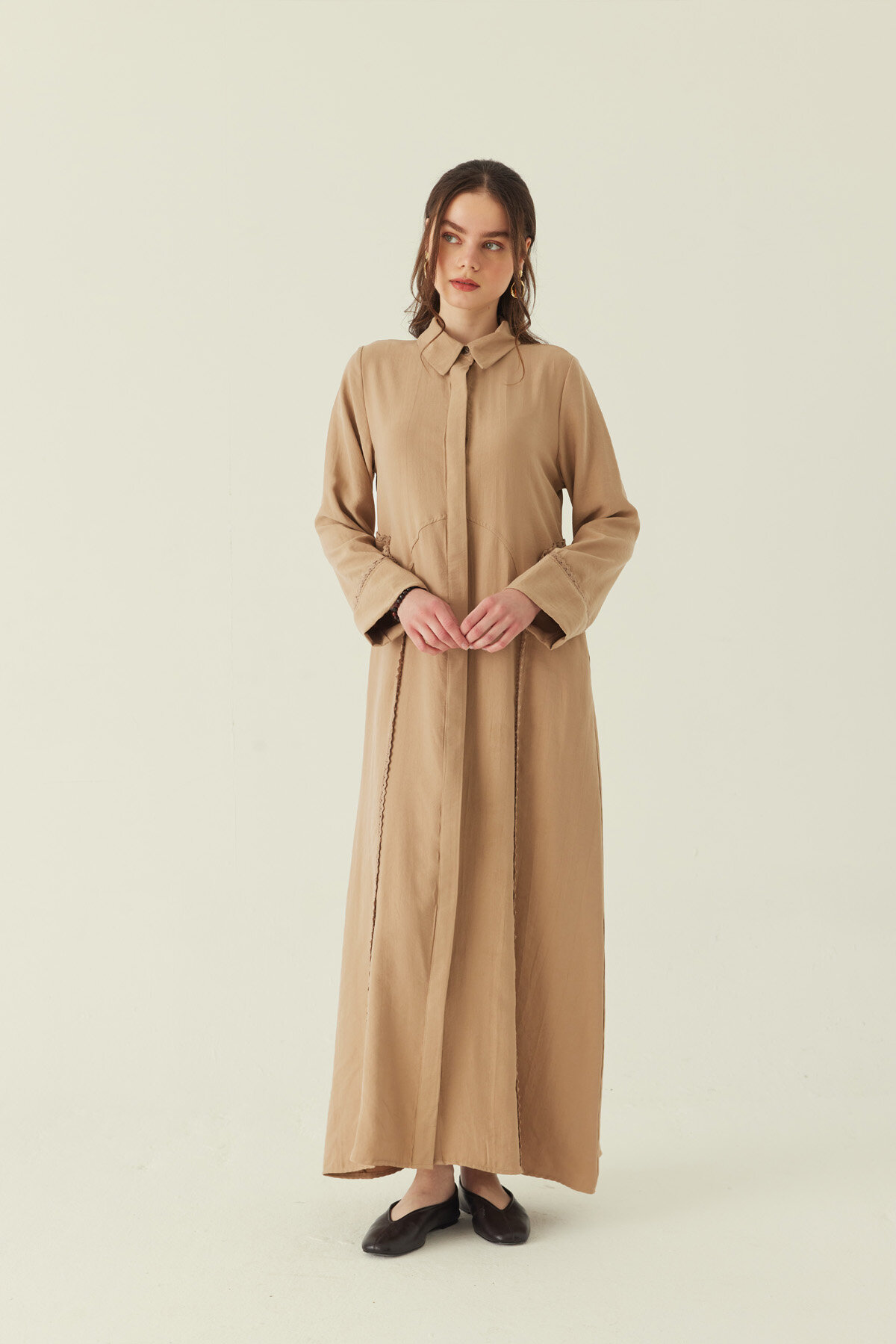 Gömlek Yaka Dantelli Elbise Bej