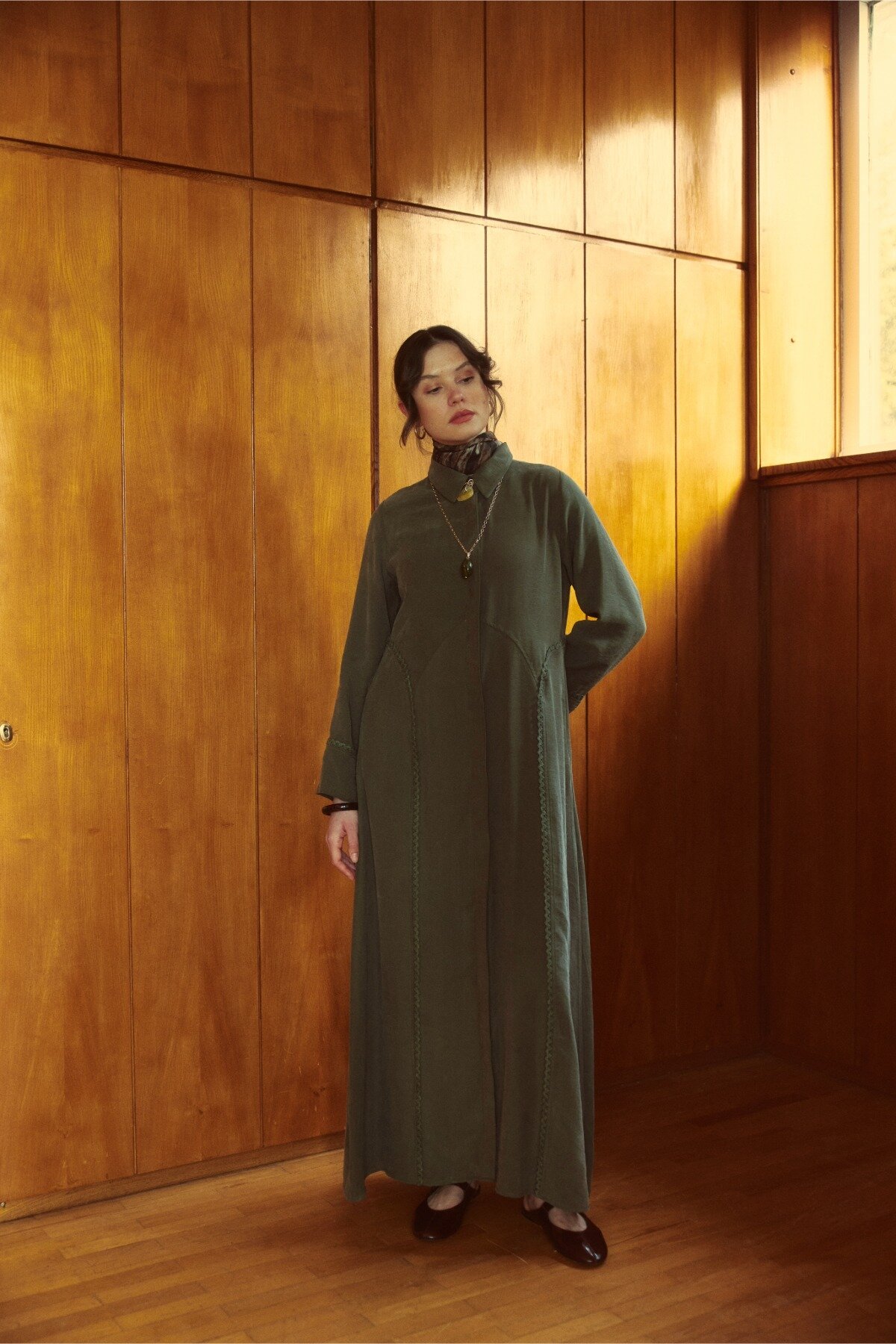 Gömlek Yaka Dantelli Elbise Haki