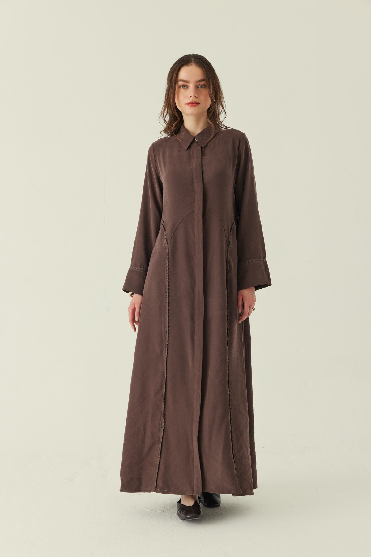 Gömlek Yaka Dantelli Elbise Kahverengi