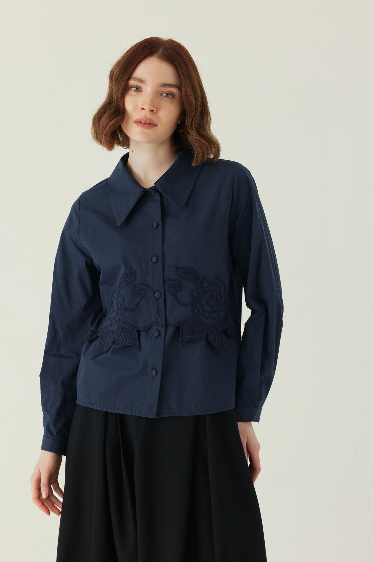 Gül Nakışlı Poplin Gömlek Lacivert