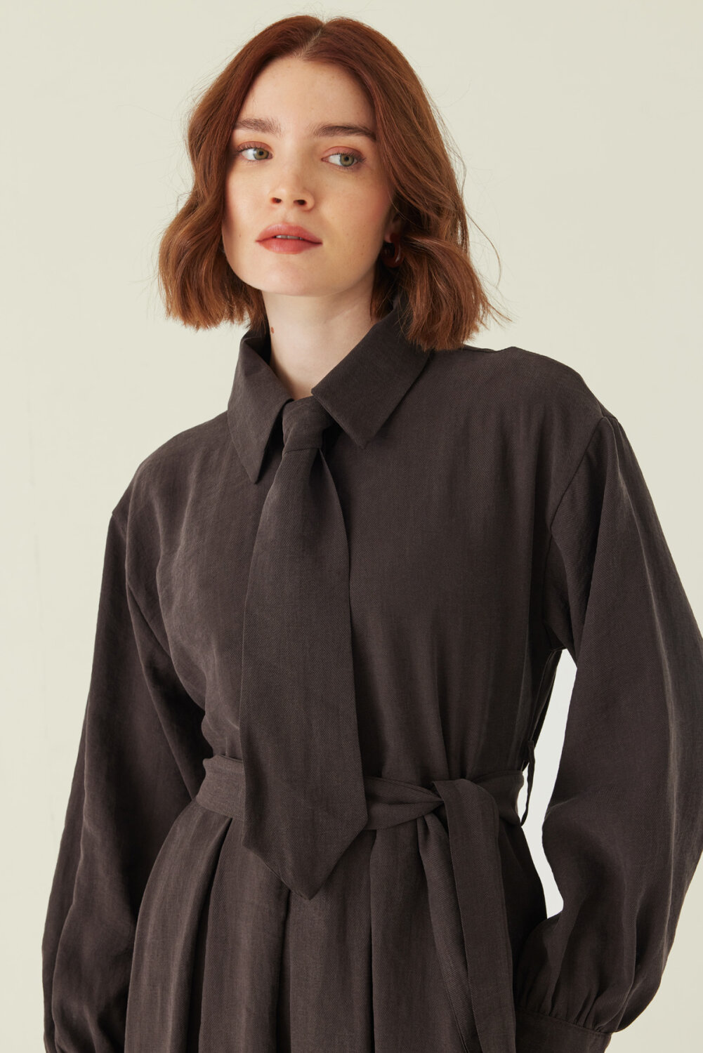 Kravat Detaylı Elbise Acı Kahve 