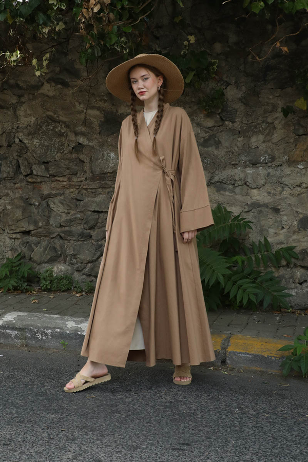 Kruvaze Bağlamalı Abaya Camel - 3